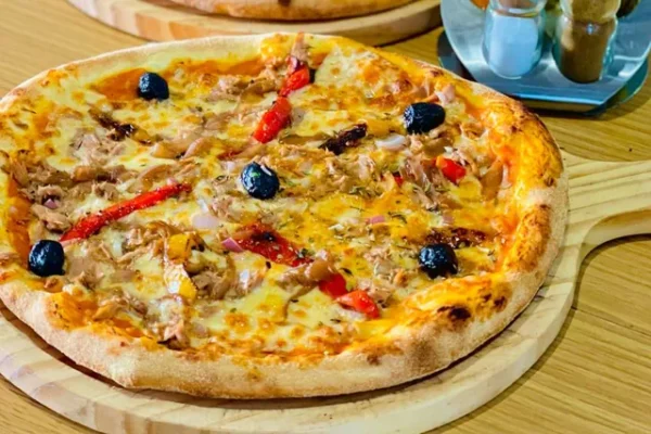 Tuna Pizza